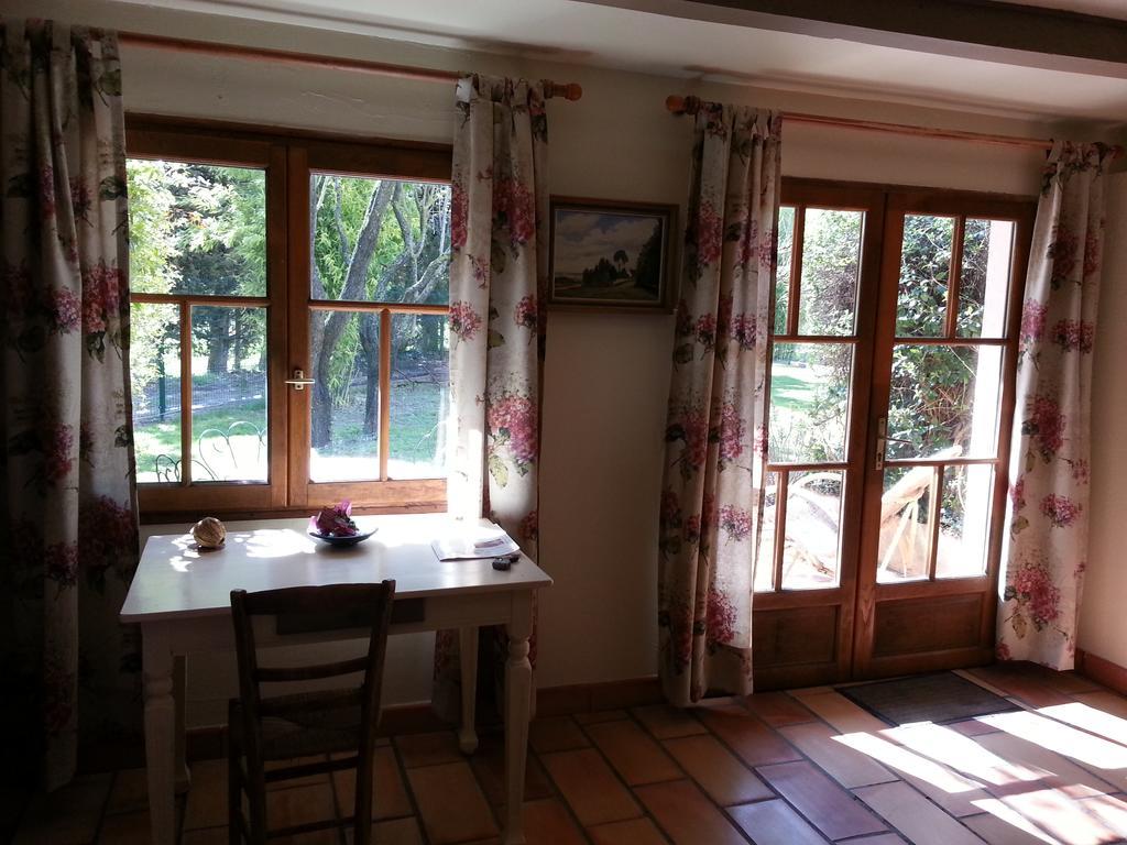Mas La Provence Panzió L'Isle-sur-la-Sorgue Szoba fotó
