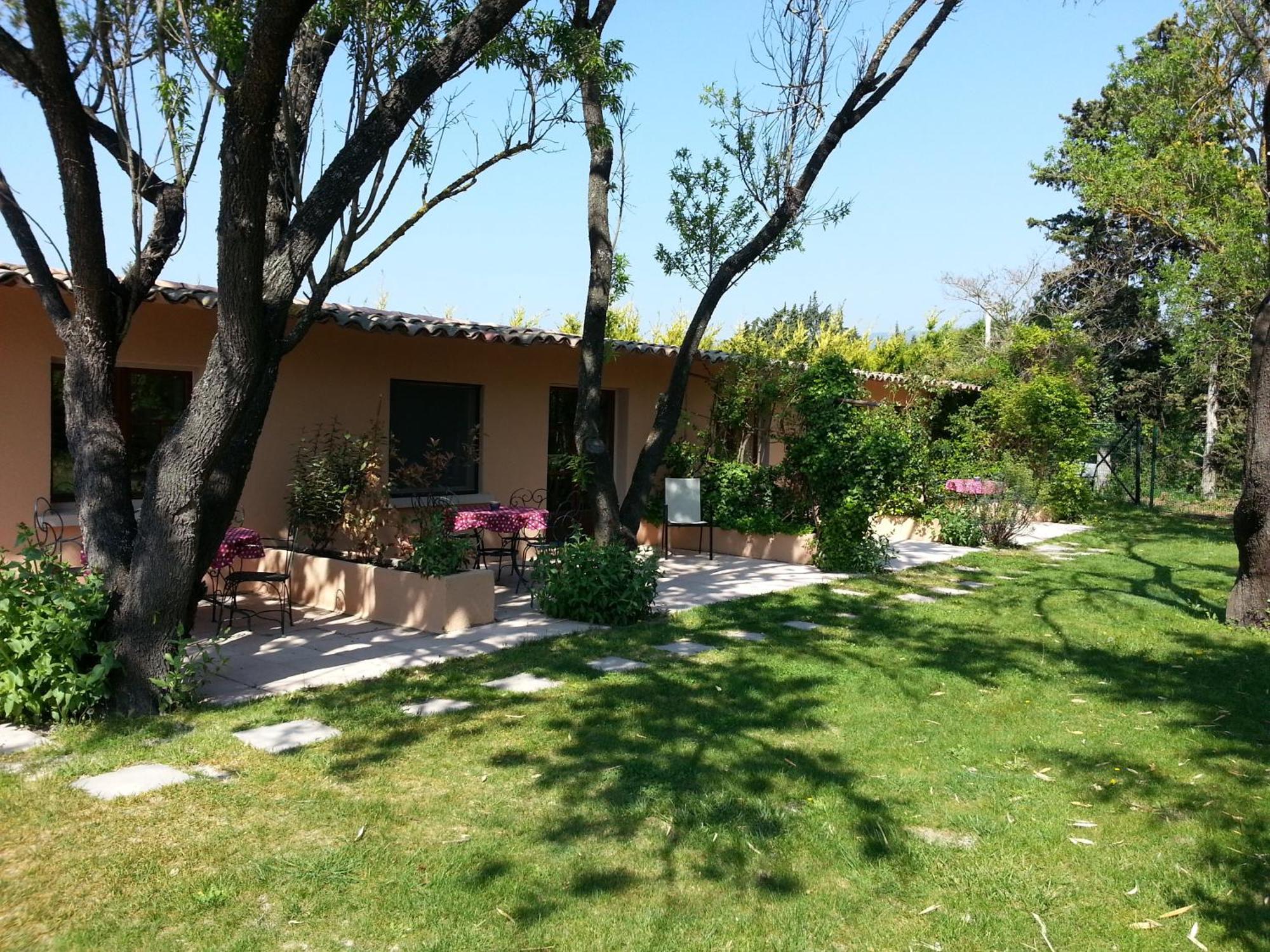 Mas La Provence Panzió L'Isle-sur-la-Sorgue Kültér fotó